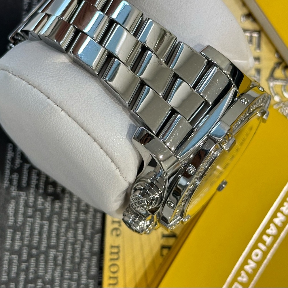 Breitling Super Avenger Diamond Watch - Picture 7 of 14